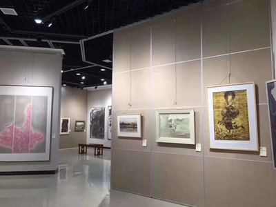 美術(shù)館活動(dòng)展板設(shè)計(jì)生產(chǎn)廠家 價(jià)格、廠家選擇與隔斷美術(shù)設(shè)計(jì)解析